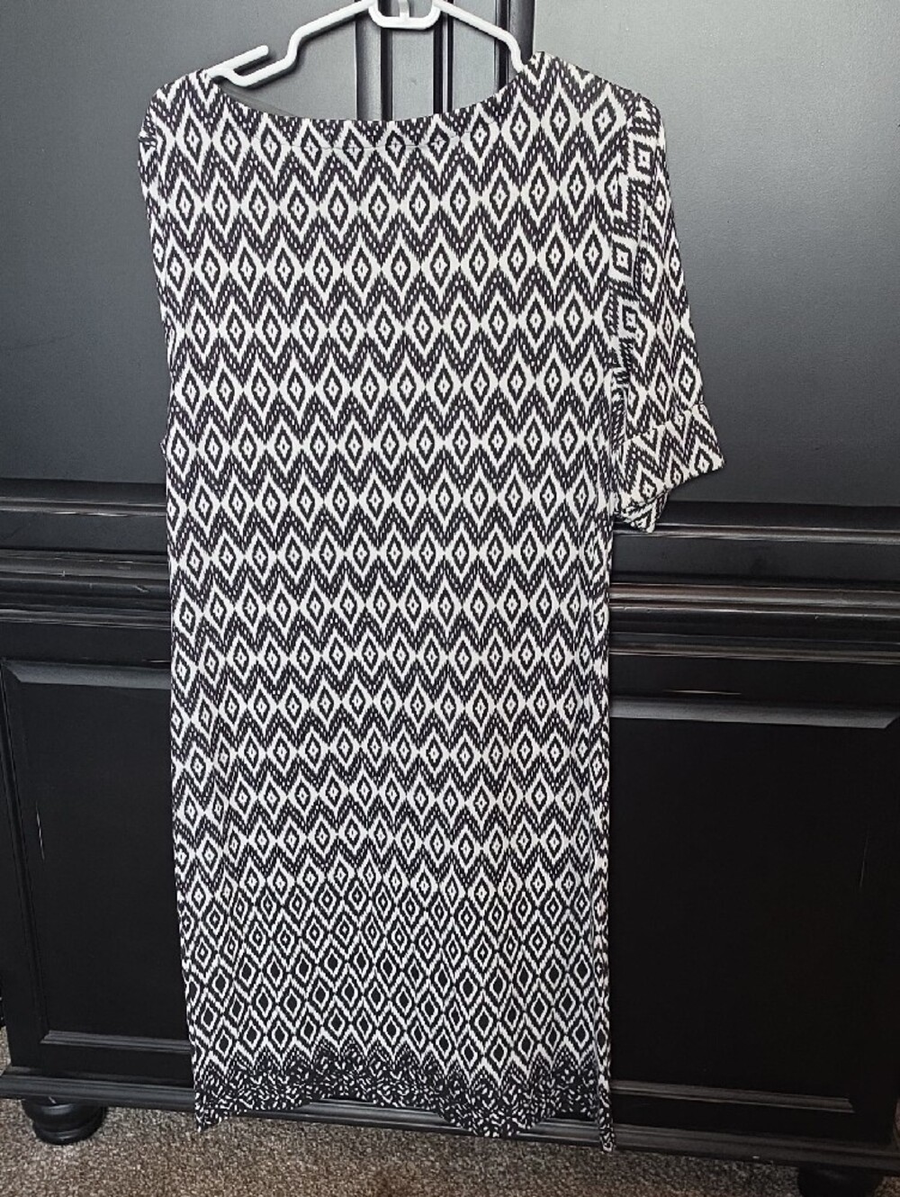 Karen Scott Black & White Diamond Geo Shift Dress - Picture 2 of 6